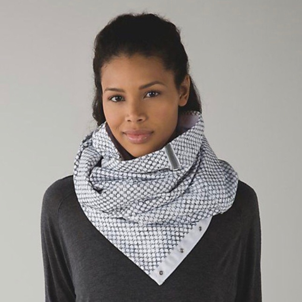 Lululemon vinyasa scarf